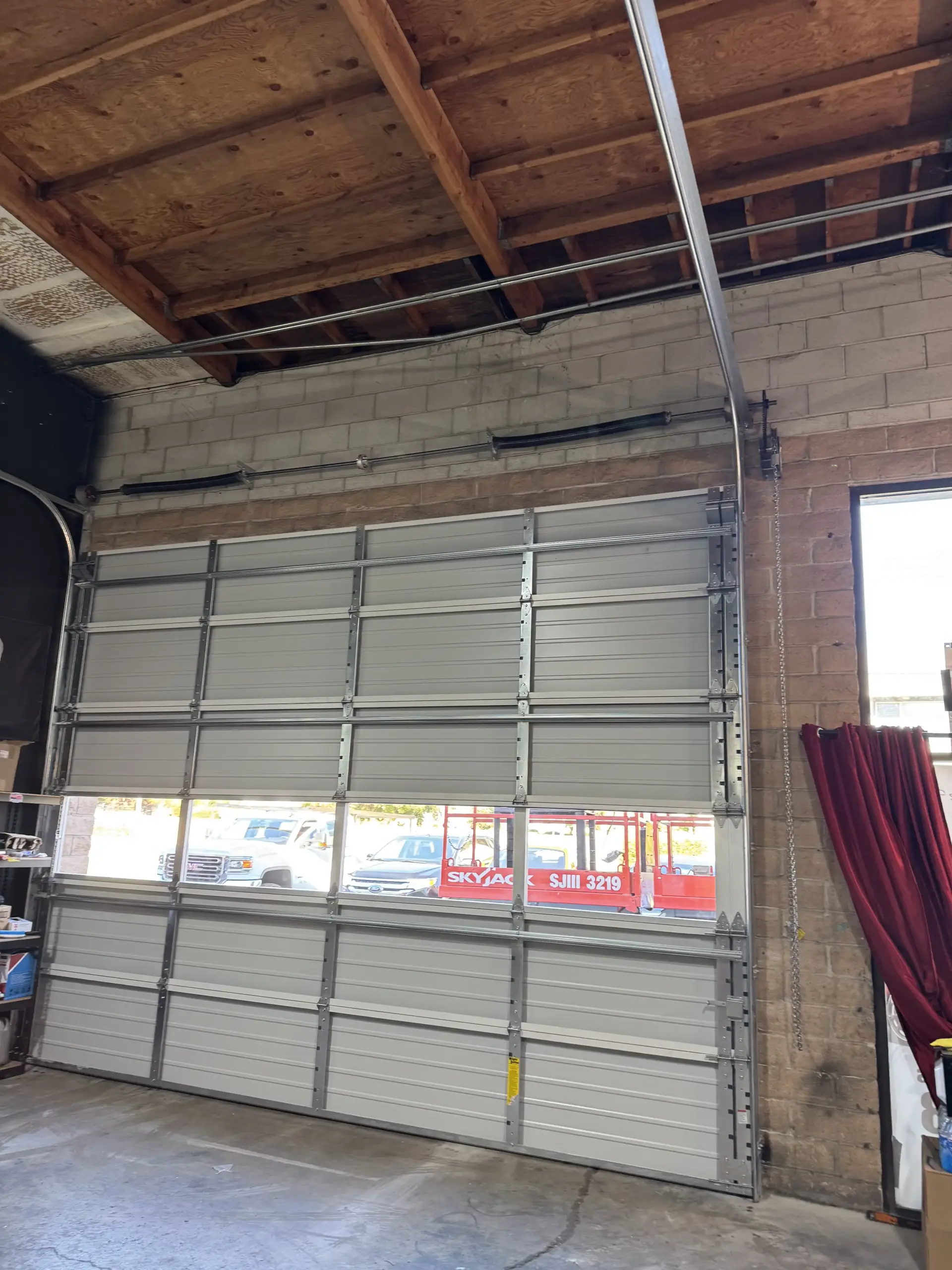 Level 10 Overhead Door, we provide 24/7 emergency garage door repair in the San Jose area.