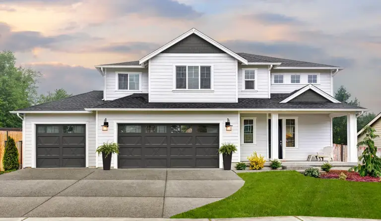 Bridgeport™ Inlay

Clean, simple recessed panel design combined with classic carriage house detailing