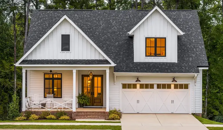 Coachman®

The perfect blend of beauty and practicality, these doors are crafted of durable steel and insulation topped with a textured composite overlay